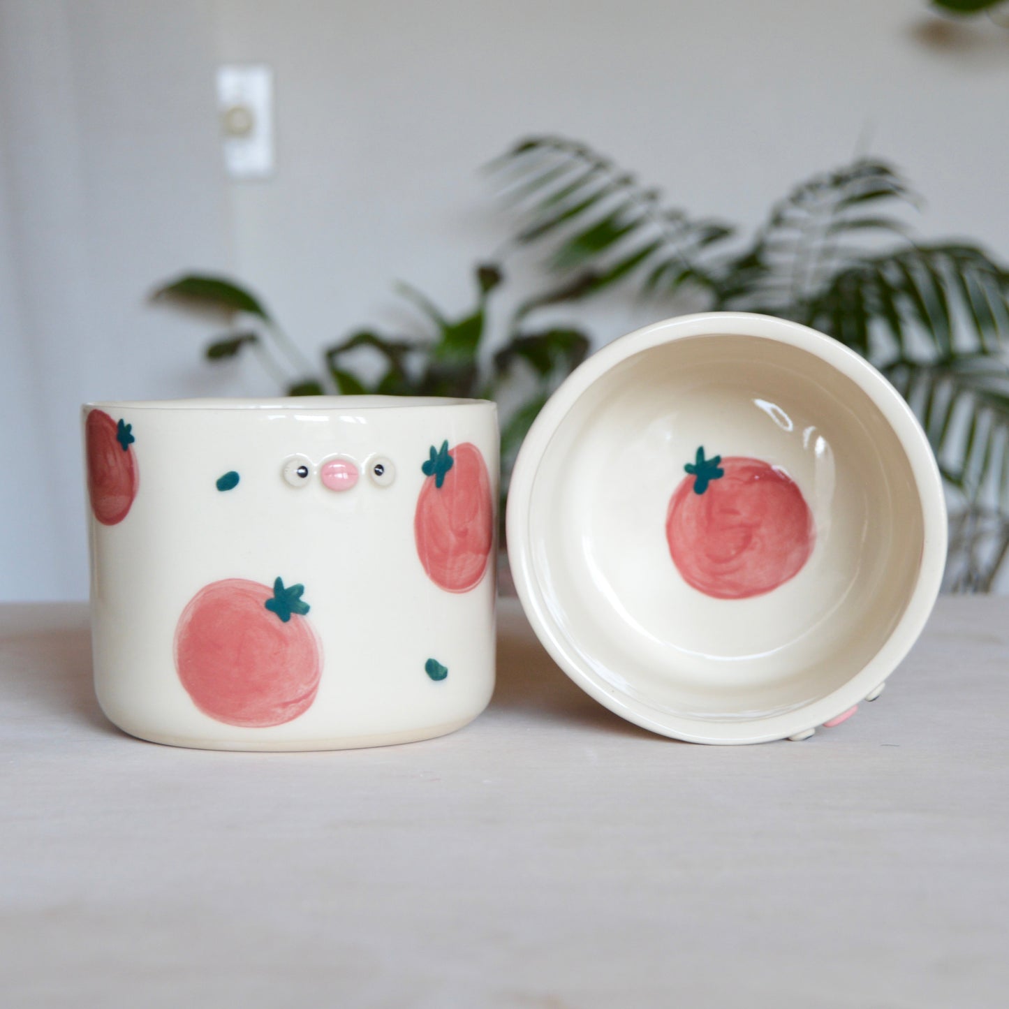 Tomato Pot